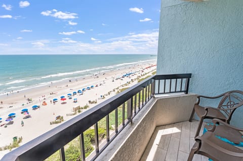 Balcony with Amazing Views of the Ocean🌊☀️