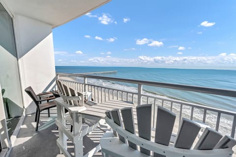 Oceans One 1002 - 3 Bedroom