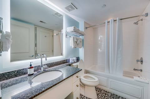 Oceans One 1807 - 1 Bedroom