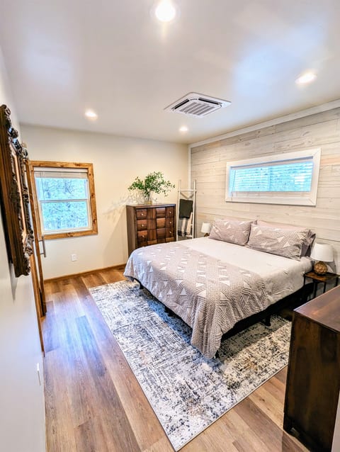 Cozy Cottage Lakeside