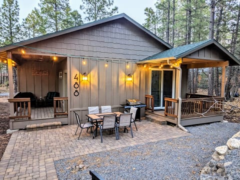 Cozy Cottage Lakeside