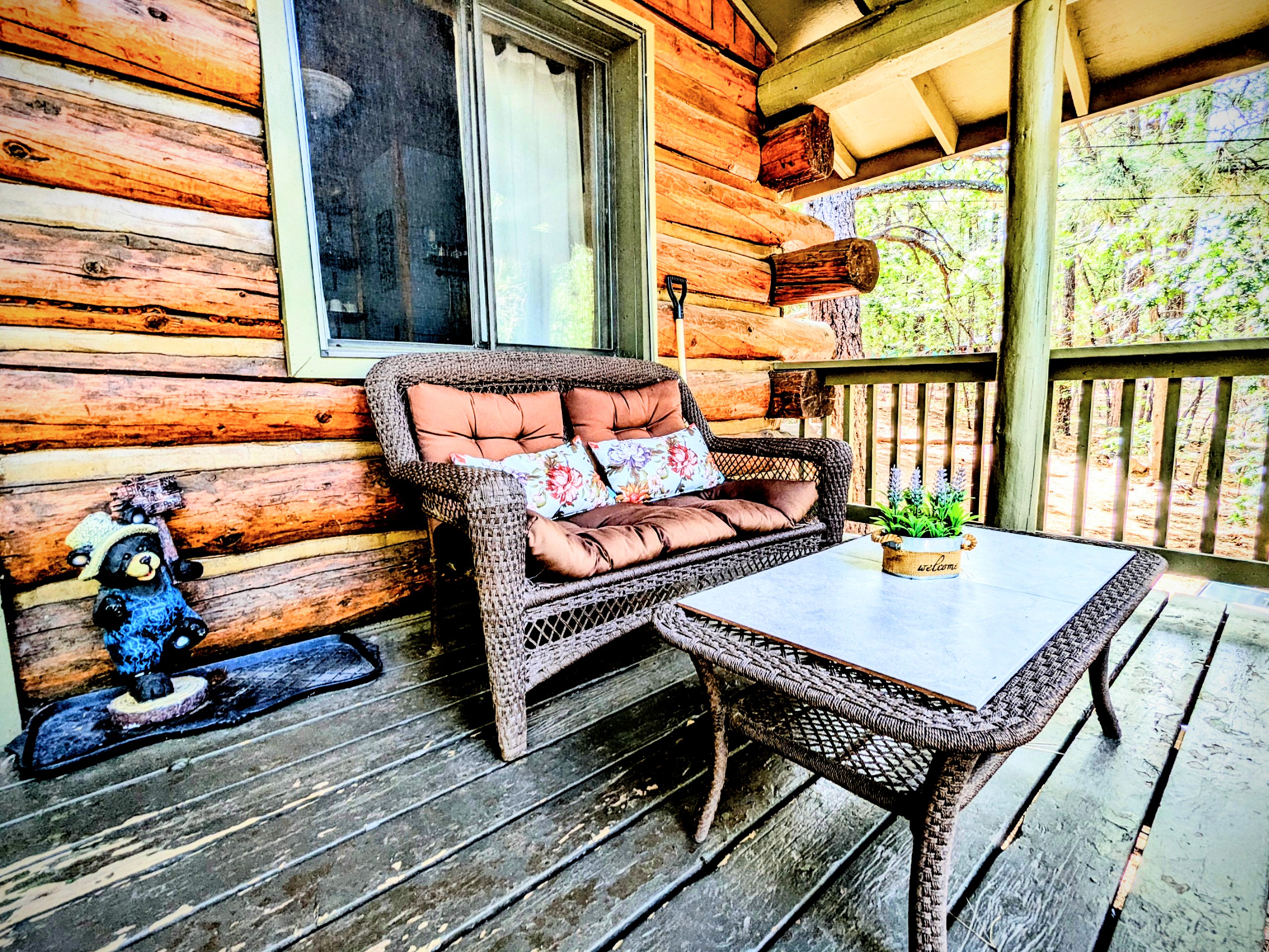 cozy-cub-log-cabin/