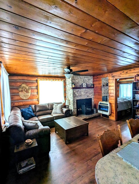 Cozy Cub Log Cabin