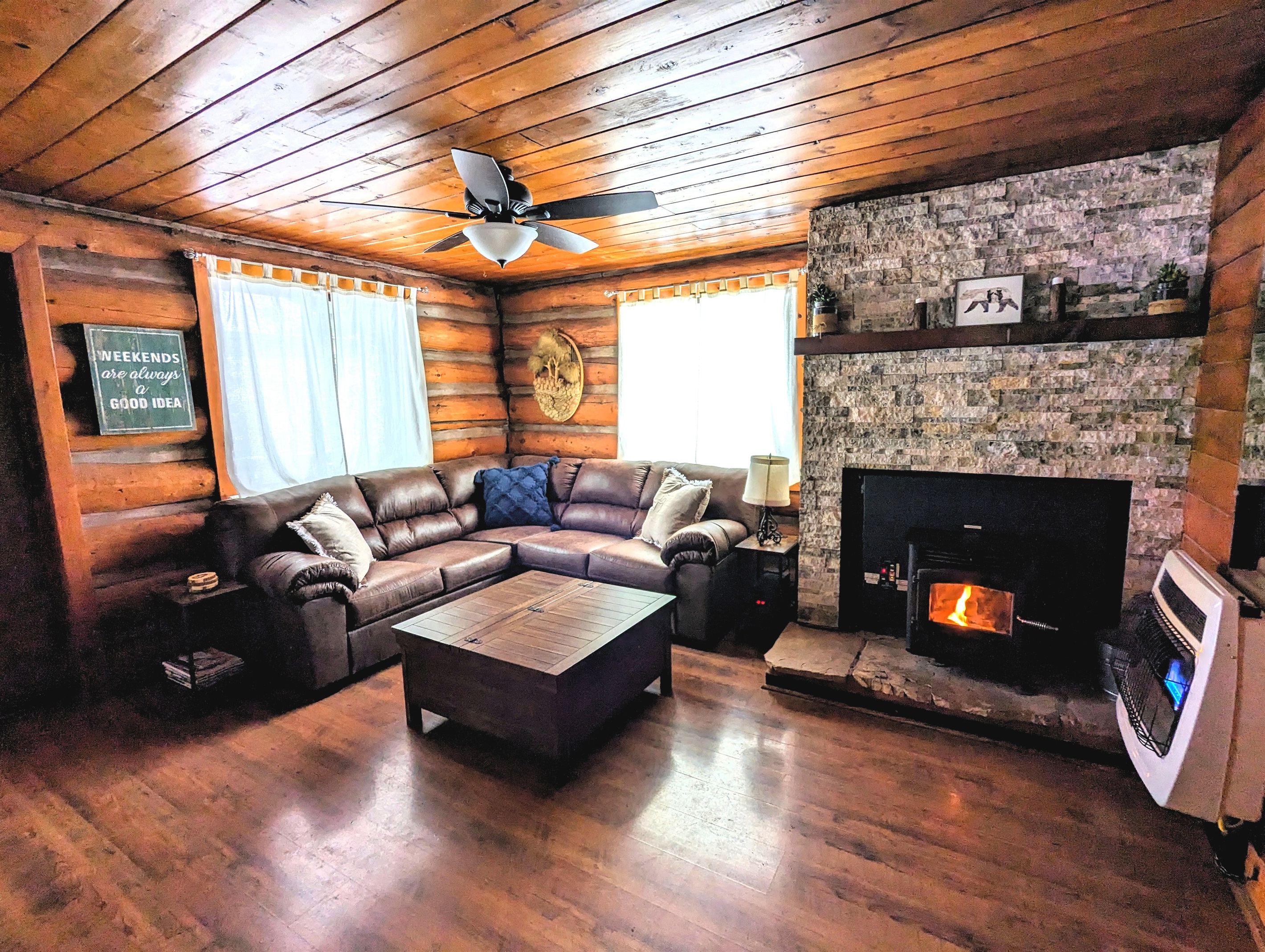 cozy-cub-log-cabin/