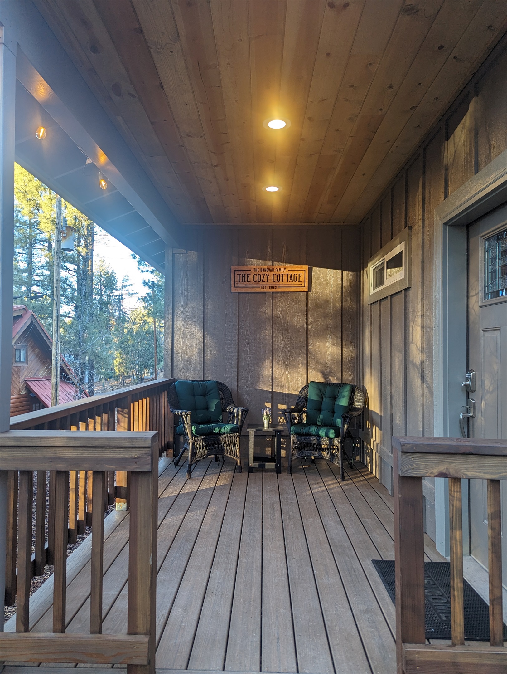 hillside-hangout-and-cozy-cottage-lakeside/