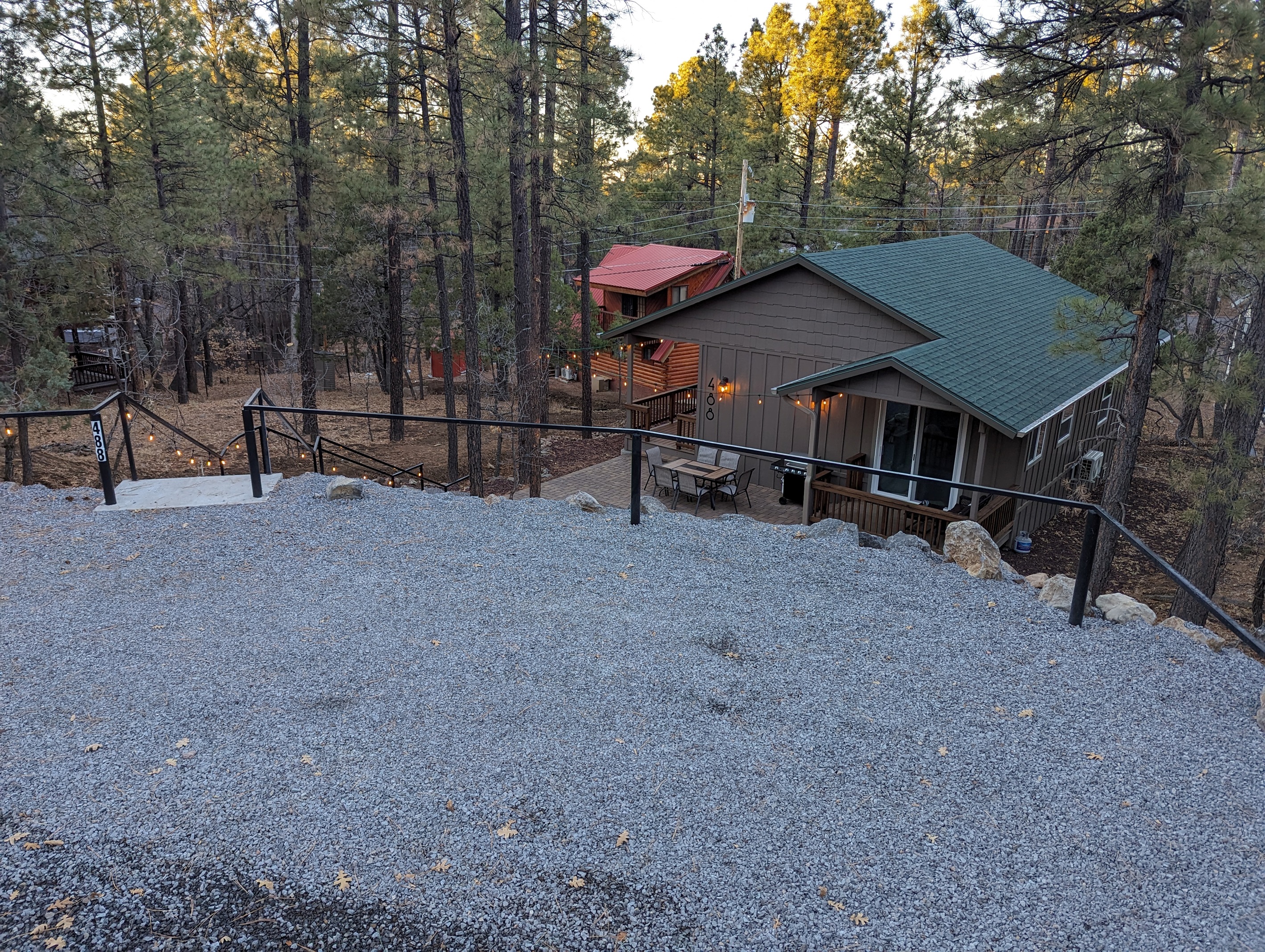 hillside-hangout-and-cozy-cottage-lakeside/