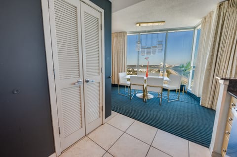 Oceans One 2101 - 2 Bedroom