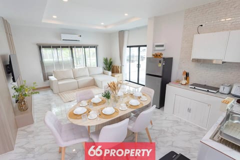 Minimalist Modern Home, Smart TV, Kitchen
