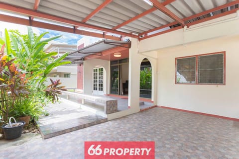 Peaceful 4BR Family Home, Nimman & Old City Area