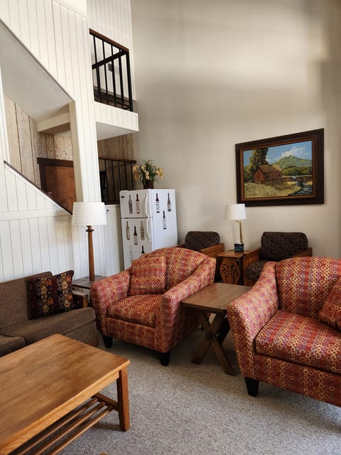 Lower level with 2nd full size refrigerator, heater for winter use, ceiling fan in vaulted ceiling