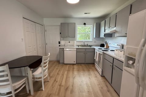 Cozy 2BR Hideaway - I Heart Jacksonville