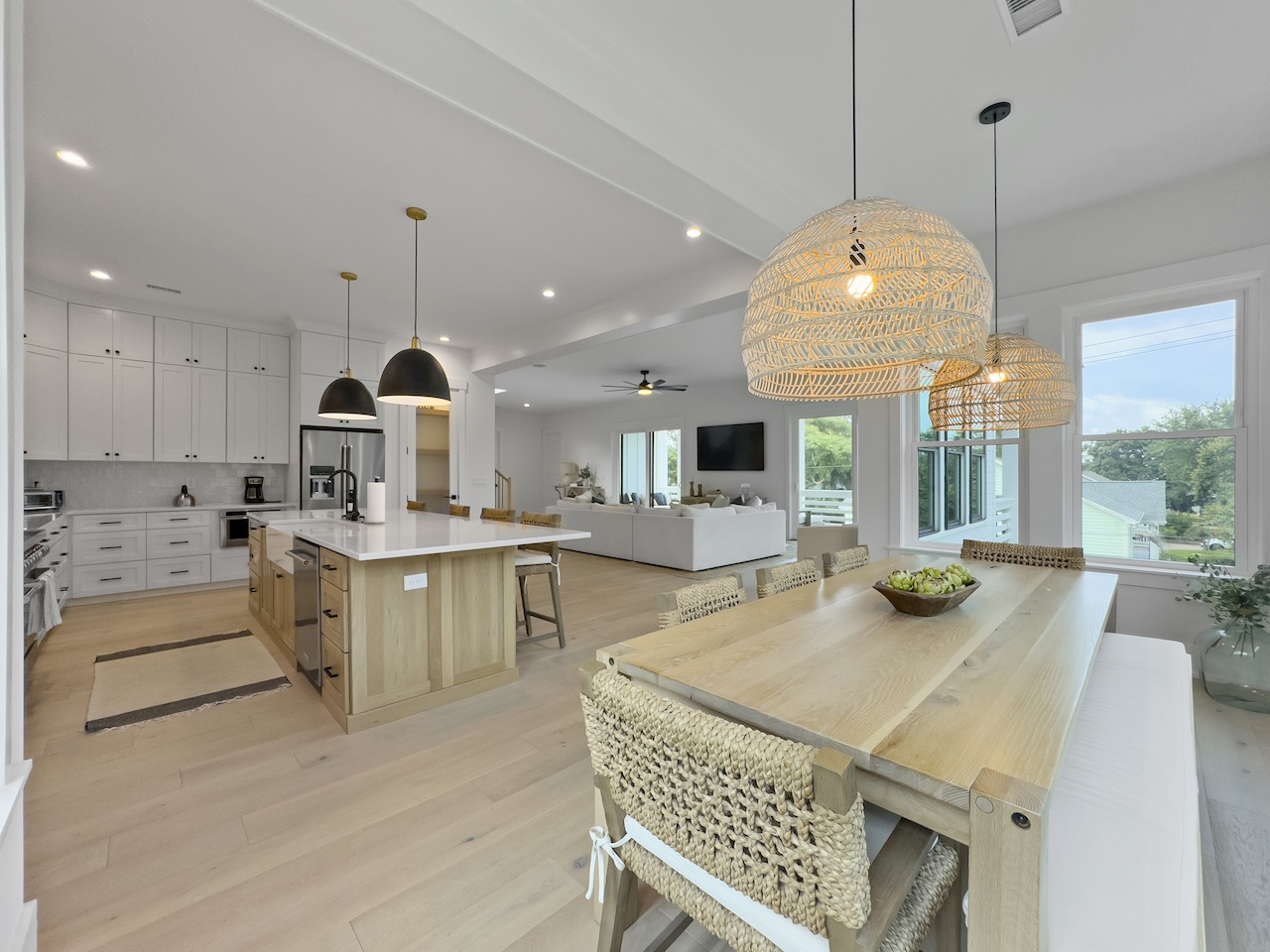 amalfi-palms-2401-cameron-blvd/