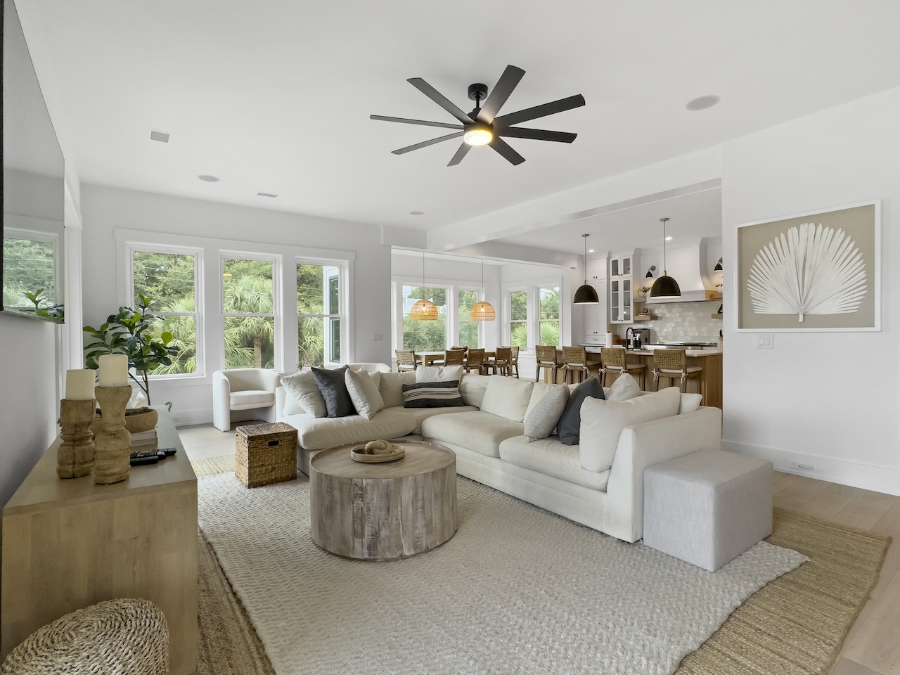 amalfi-palms-2401-cameron-blvd/