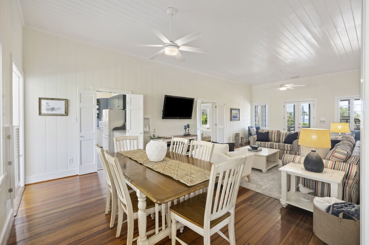 roosevelt-retreat-306-charleston-blvd/