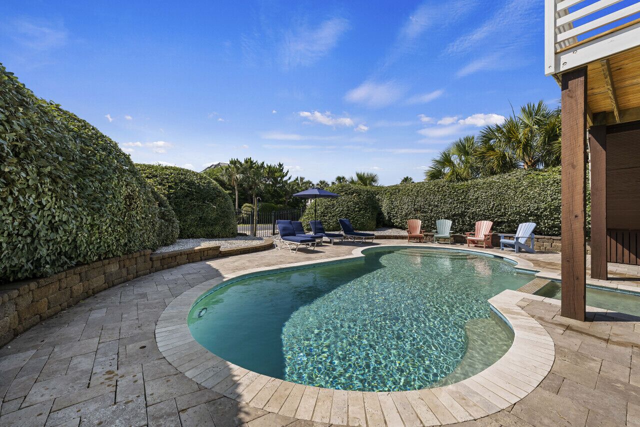 roosevelt-retreat-306-charleston-blvd/