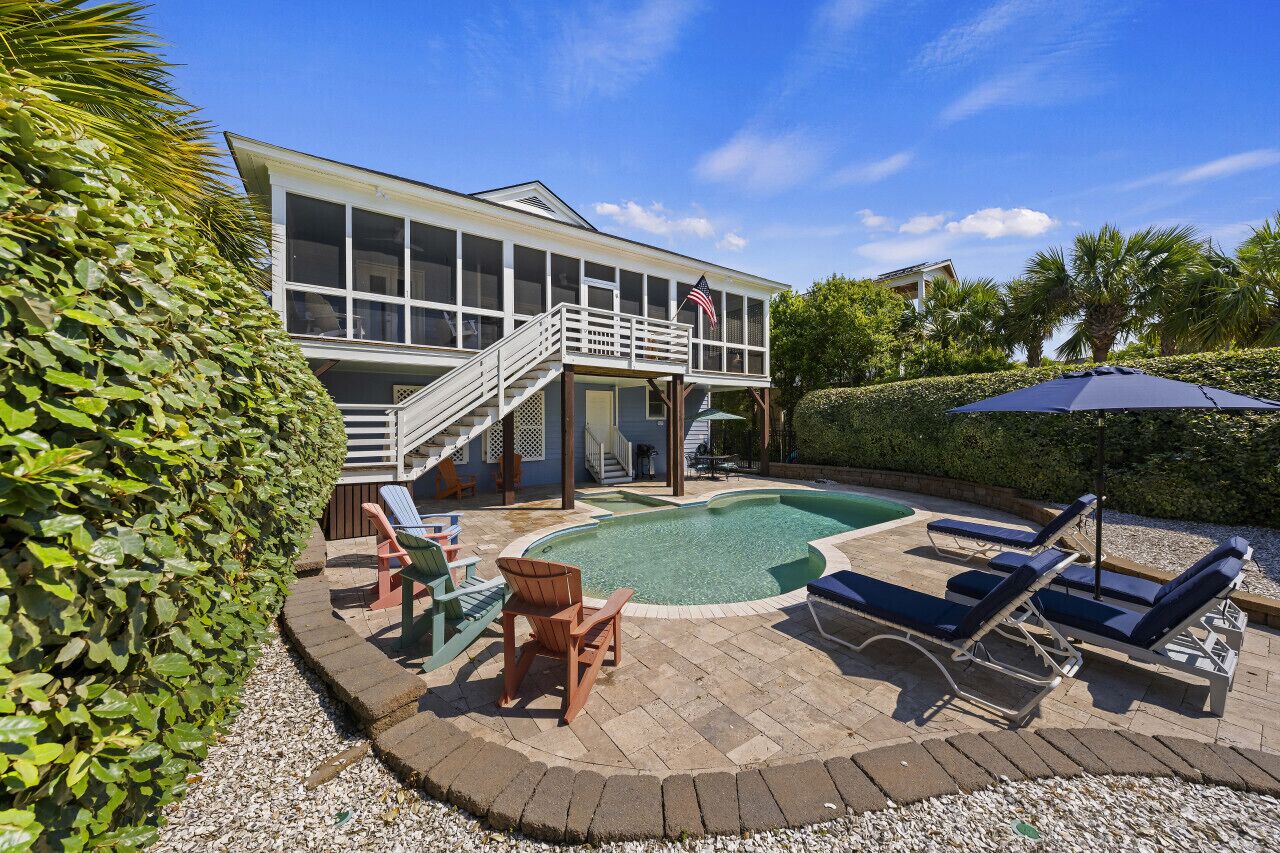 roosevelt-retreat-306-charleston-blvd/