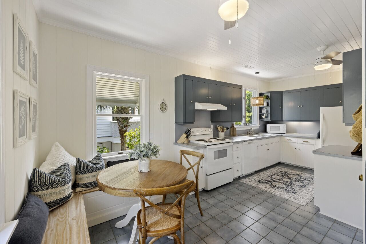 roosevelt-retreat-306-charleston-blvd/