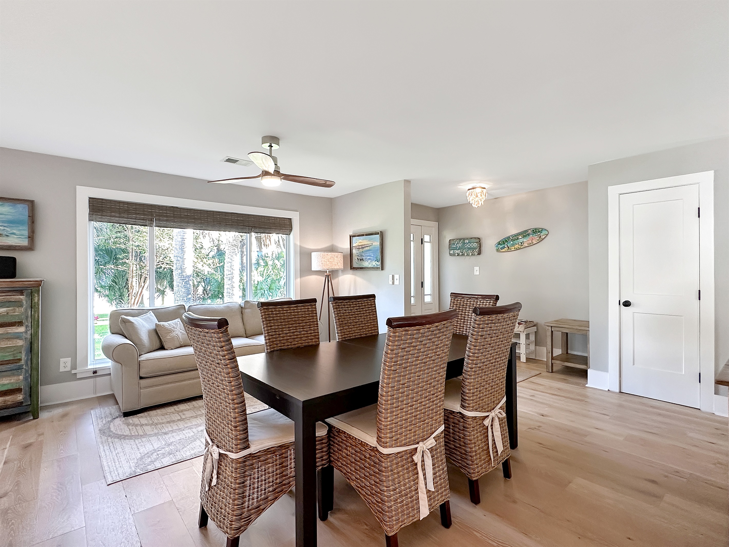 palmetto-beach-retreat-405-palm-blvd/