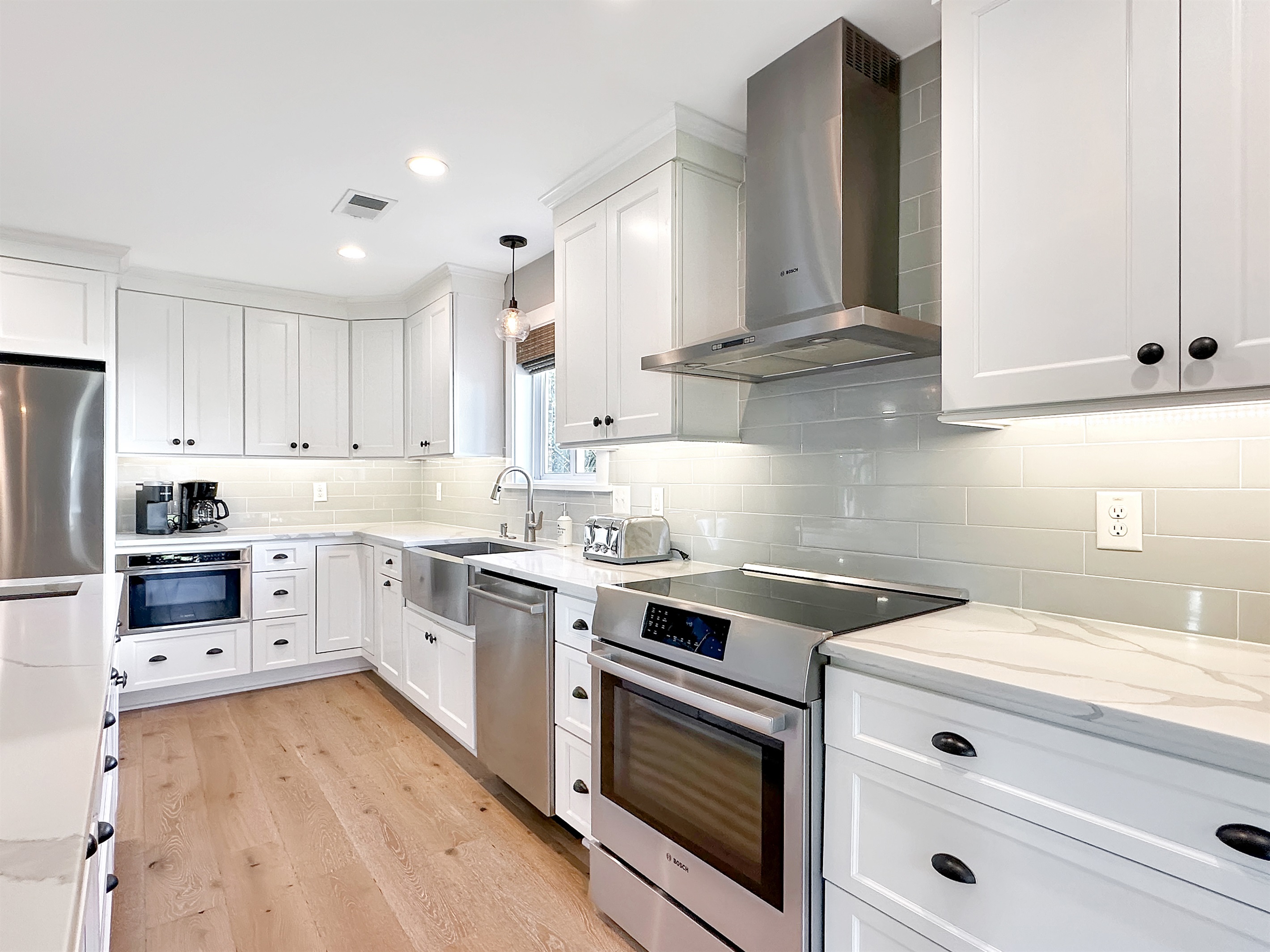 palmetto-beach-retreat-405-palm-blvd/