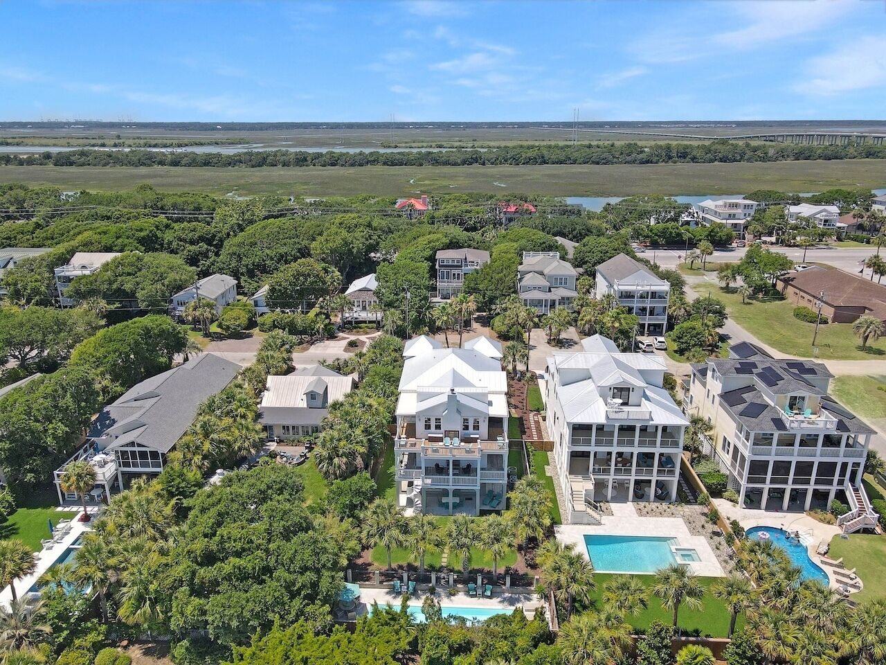 twin-palms-7-br-home-with-pool/