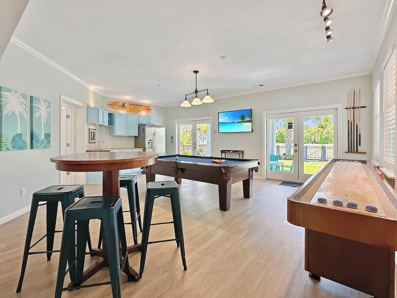 twin-palms-7-br-home-with-pool/