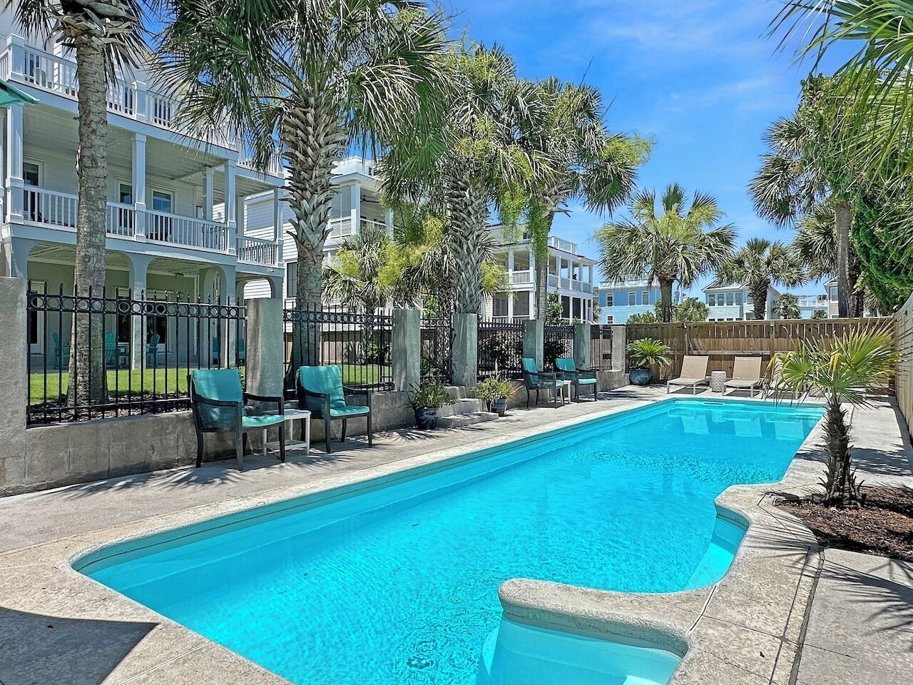 twin-palms-7-br-home-with-pool/