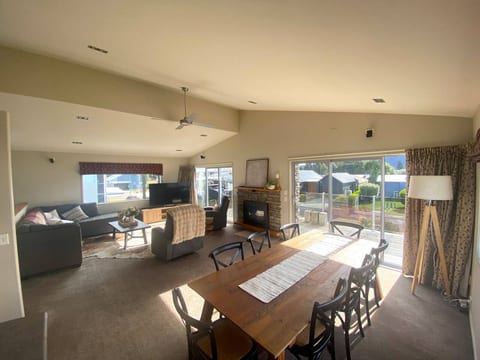 53 Snowmass Dr - Ohakune Retreat w/ Ruapehu View