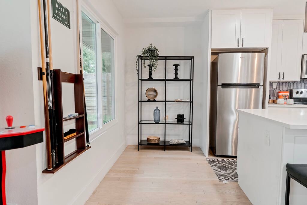 hot-tub-firepit-and-giant-chess-at-austin-hideaway/