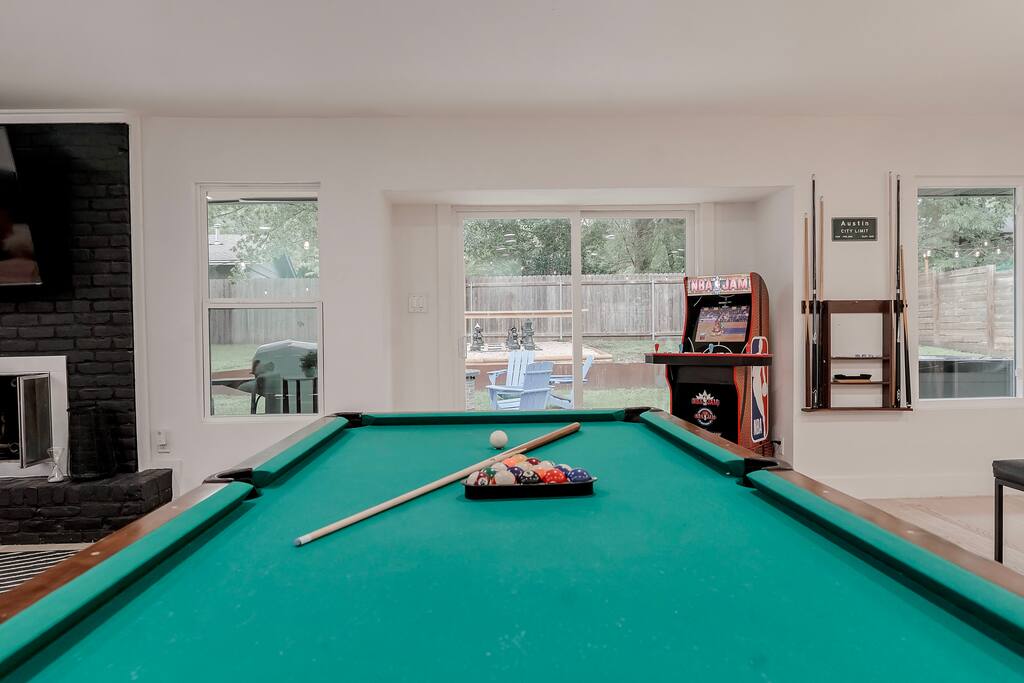 hot-tub-firepit-and-giant-chess-at-austin-hideaway/