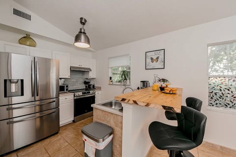 Anastasia Island Villa Duplex| Single Level | EV