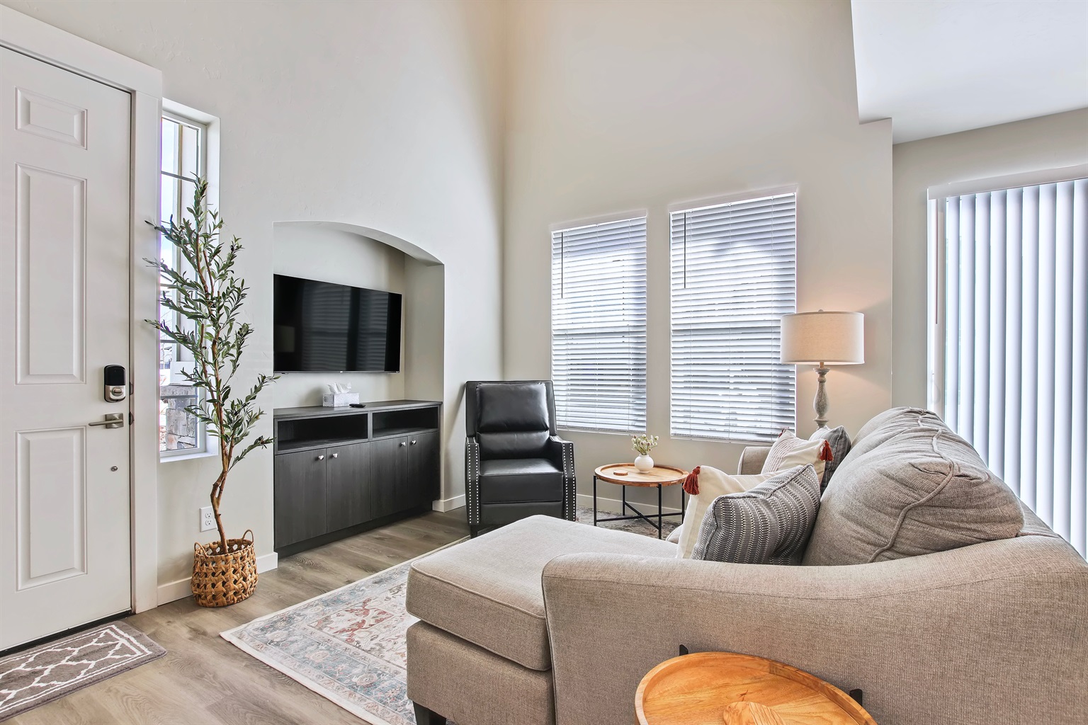 or-hounslow-way-or-sophisticated-3-bedroom-townhome-or-nampa-or/