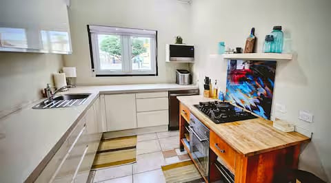 5BR Private Pool Villa • 9 Min to Eagle Beach