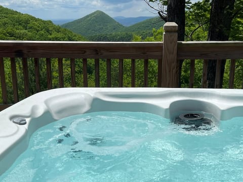 “The hot tub was a perfect place to wind-down after a day hiking to and enjoying the waterfall. “ Nina
“ Hot tub was great overlooking an amazing view” Ronda
“HotTub and Deck has great views and sunsets”Chris