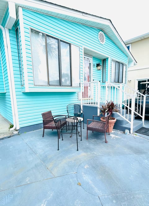 3BR/2BA Home in PCB w/2 Golf Carts and More!