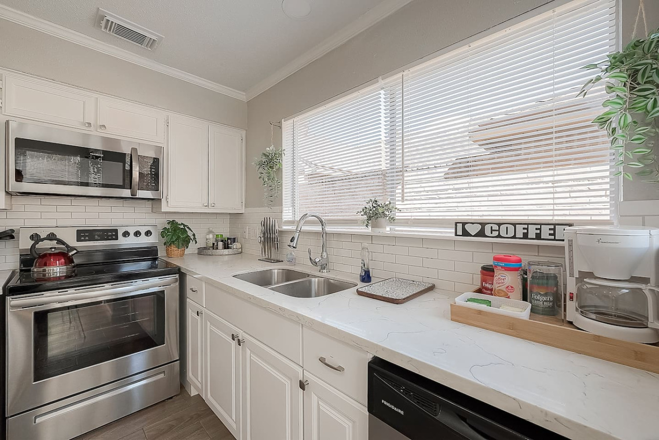 beat-the-heat-in-katy-w-pool/