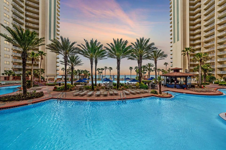 Beachfront,  Ocean Views,  Sleeps 6 , Hot tub - Panama City Beach