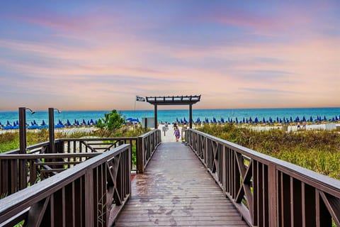 Beachfront,  Ocean Views,  Sleeps 6 , Hot tub