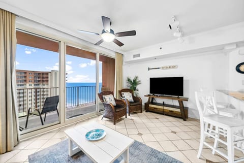 Beachfront,  Ocean Views,  Sleeps 6 , Hot tub