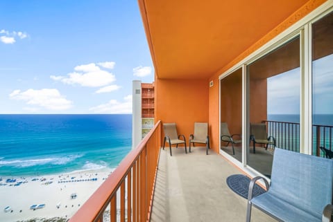 Beachfront,  Ocean Views,  Sleeps 6 , Hot tub