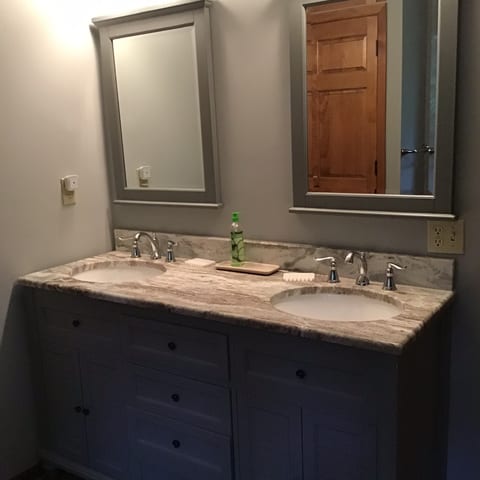 #1 Ranked Lake Naomi Lakefront Rental ScatterJoy