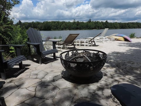 #1 Ranked Lake Naomi Lakefront Rental ScatterJoy