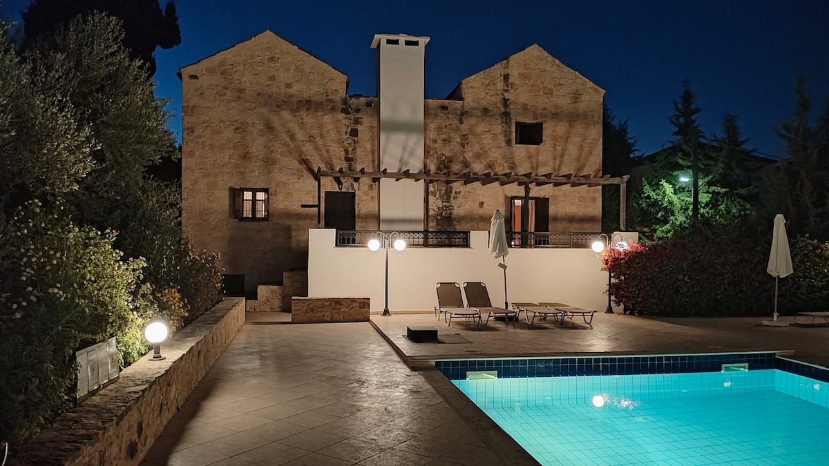 Villa Penelope Villa with BBQ Pool near Chania
