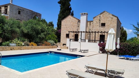Villa Penelope Villa with BBQ Pool near Chania image 5