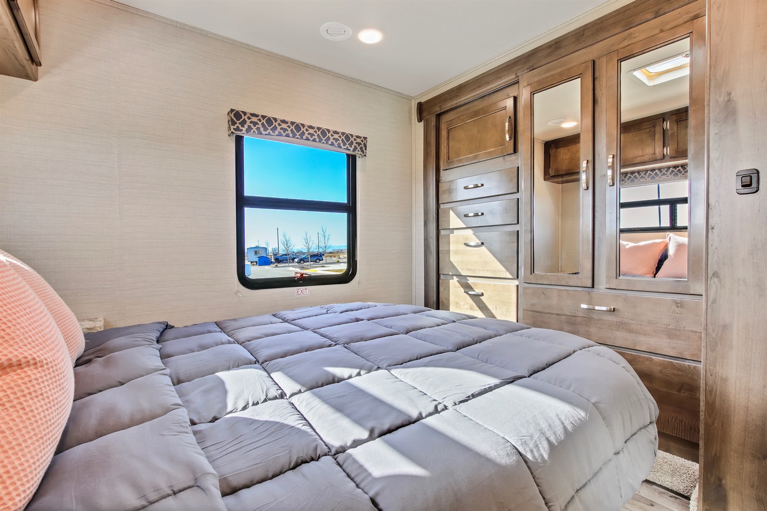 2019-luxury-jayco-redhawk-with-bunk-beds/