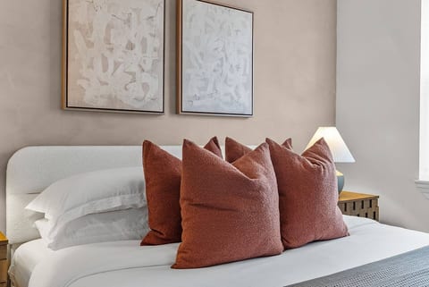 Artful Retreat with 2 King Beds & Balcony