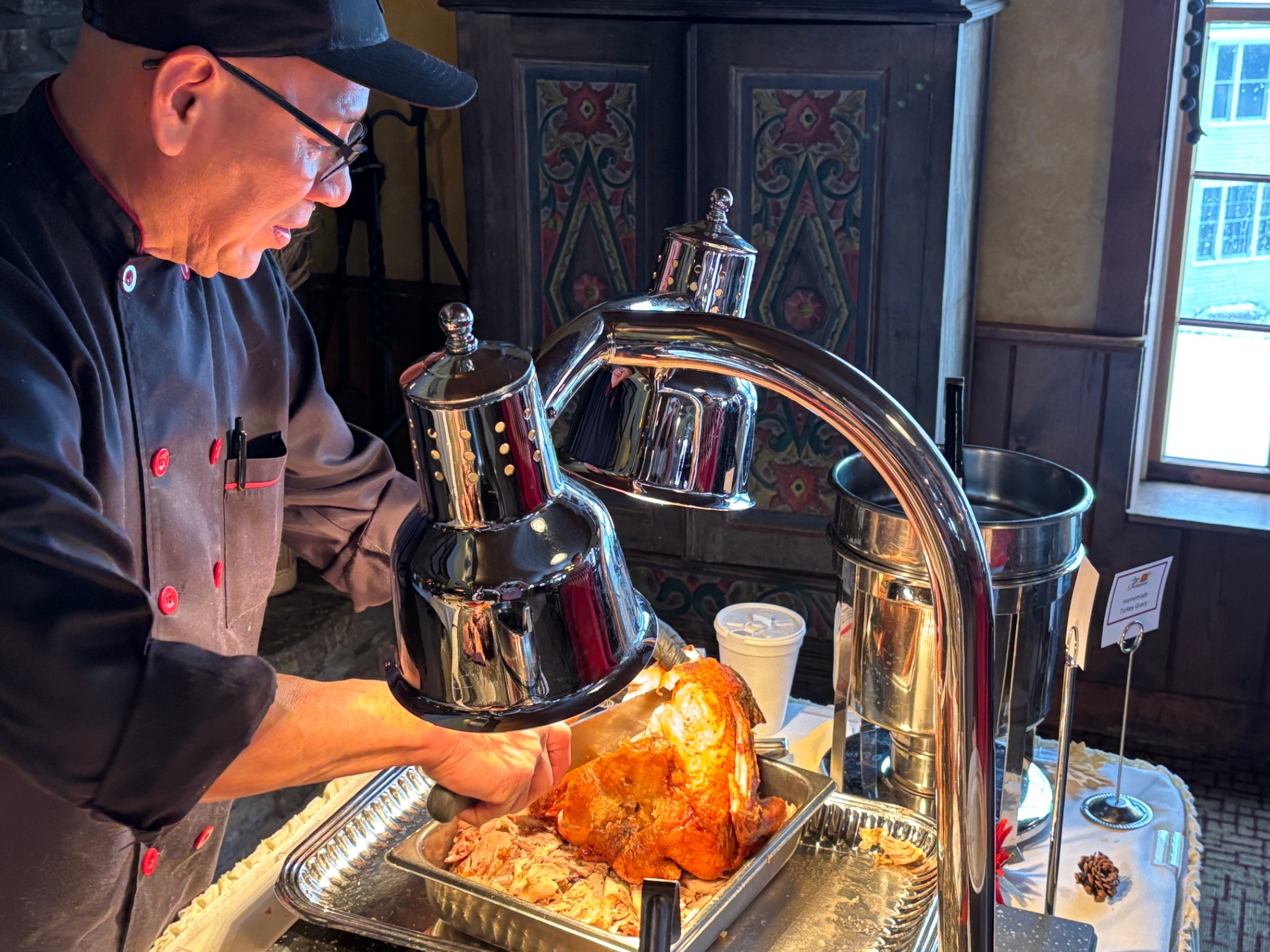 Freshly carved turkey and seasonal classics await. Let the chefs at John Harvard’s take care of Thanksgiving, just steps from your condo.