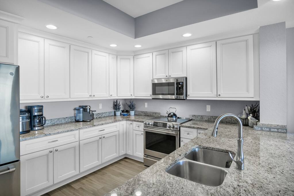 waterfront-condo-or-steps-to-clearwater-beach-2king/