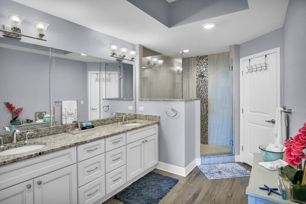 waterfront-condo-or-steps-to-clearwater-beach-2king/