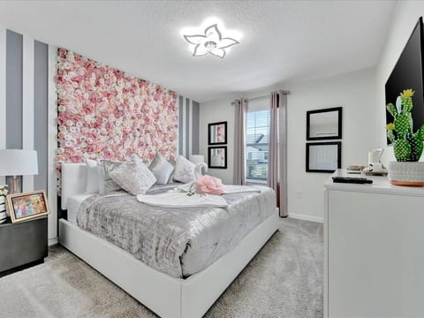 7BR Disney Villa Escape Room+Pool+Cinema + Game Rm