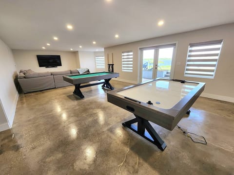Sleeps 25+ Spacious Lake Oasis ~ Game Room ~ Views